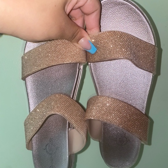 Sandals - Picture 2 of 3
